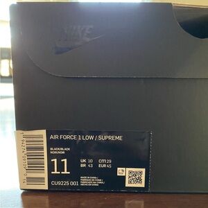 Nike supremes black airforce 1 (with laces)